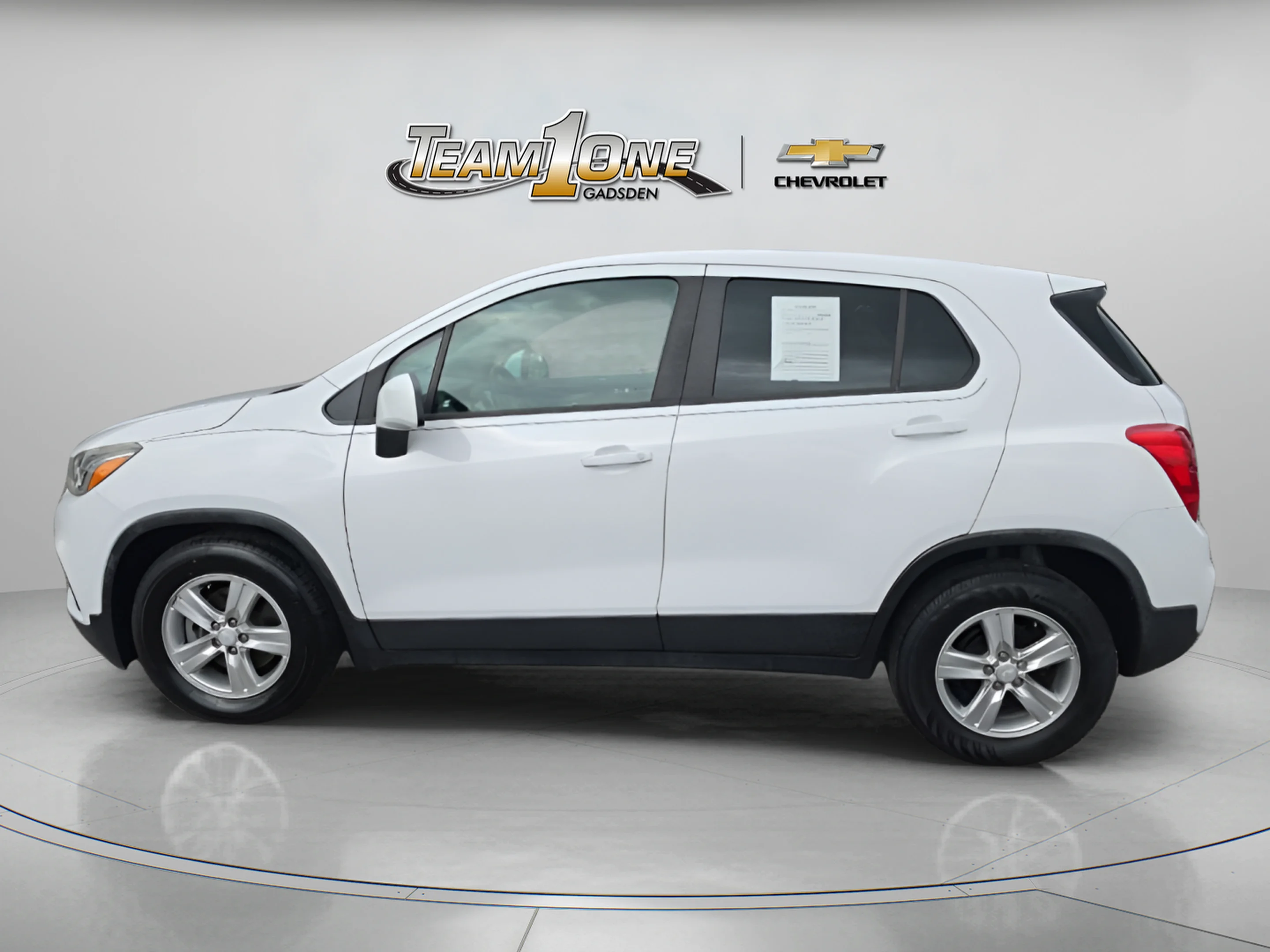 Used 2020 SUMMIT WHITE Chevrolet LS image 4