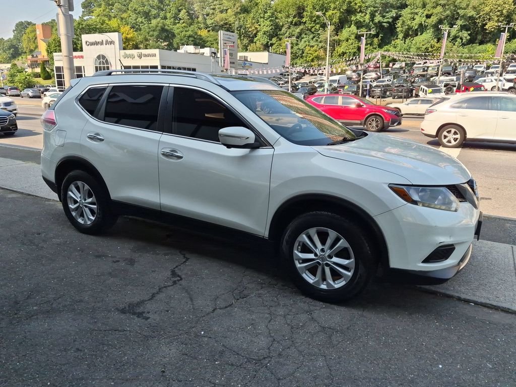 Used 2014 White Nissan SV image 4