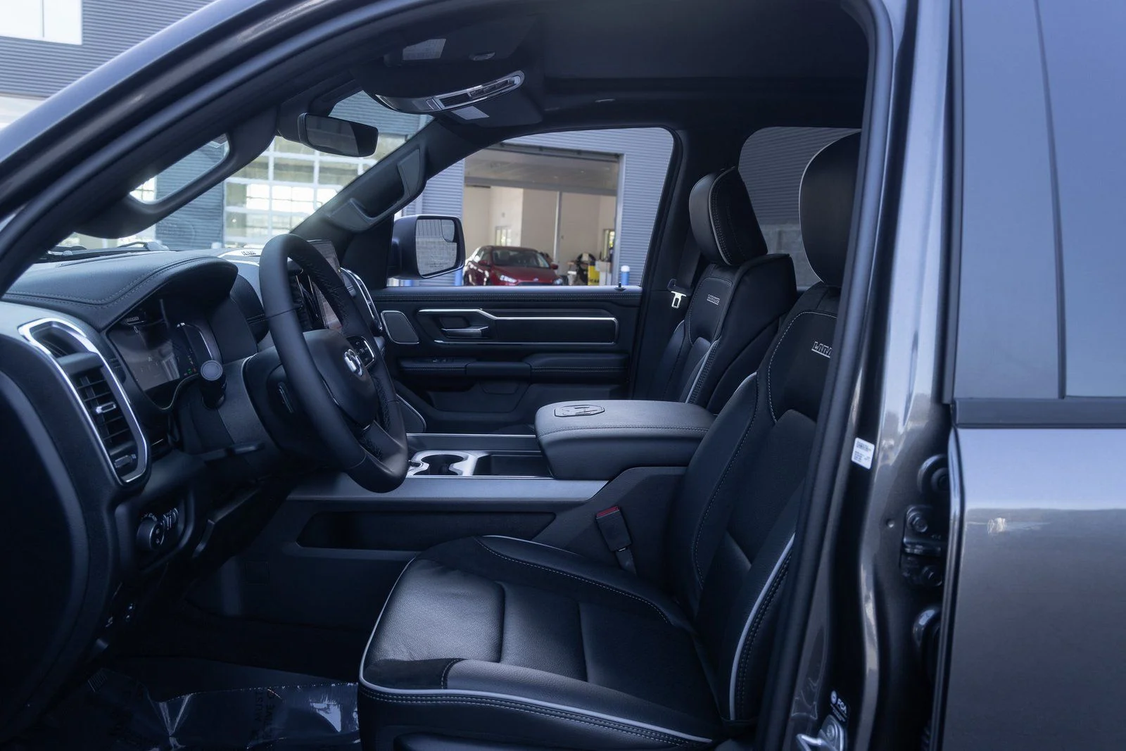 New 2026 Granite Crystal Metallic Clear-Coat Exterior Paint RAM Laramie image 14