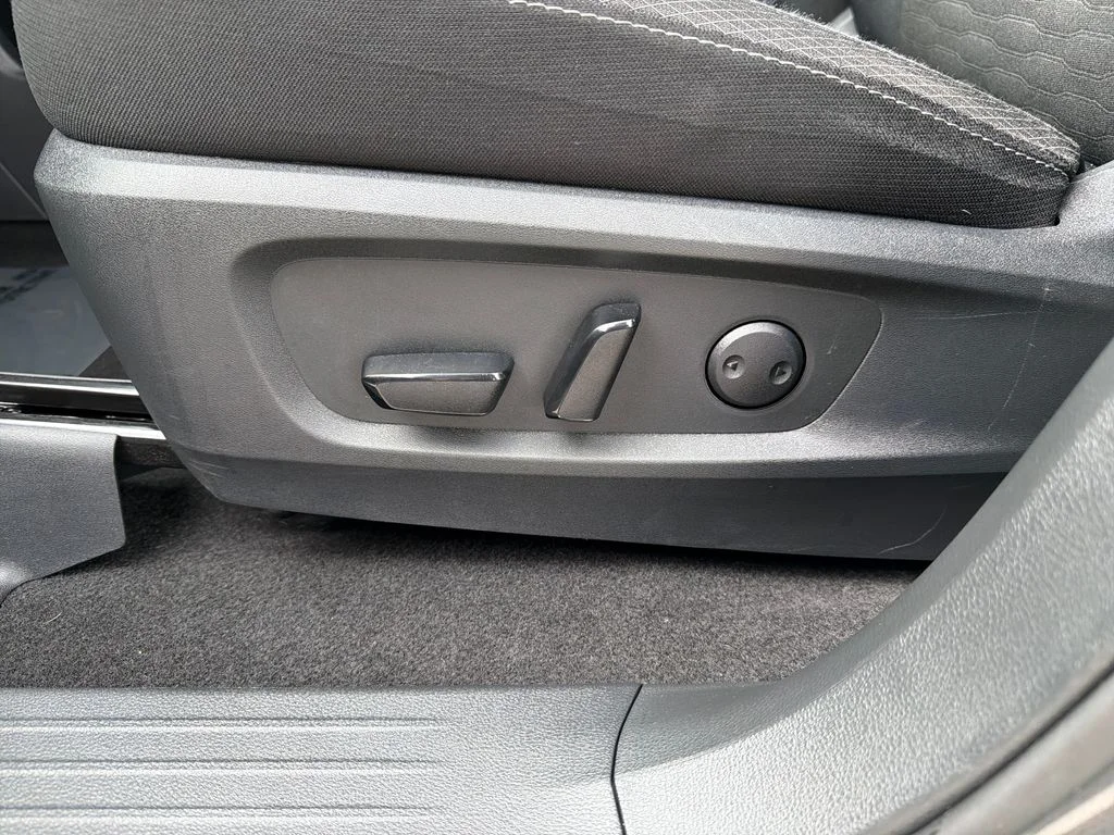 2023 Nissan Pathfinder SV - Photo 15