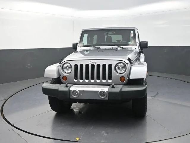 Used 2013 Silver Jeep Sahara image 2