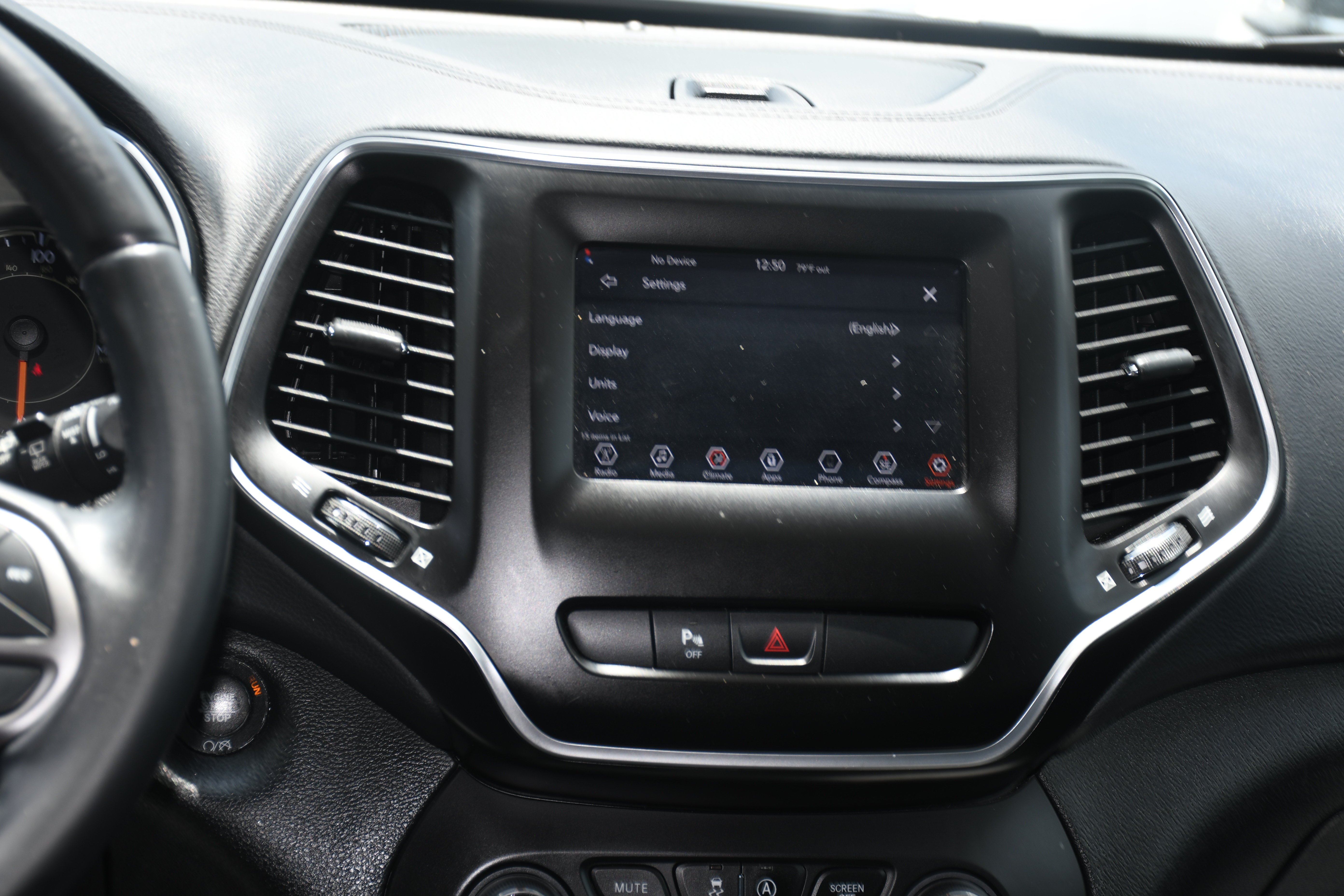 Used 2019 Black Jeep Latitude Plus image 15