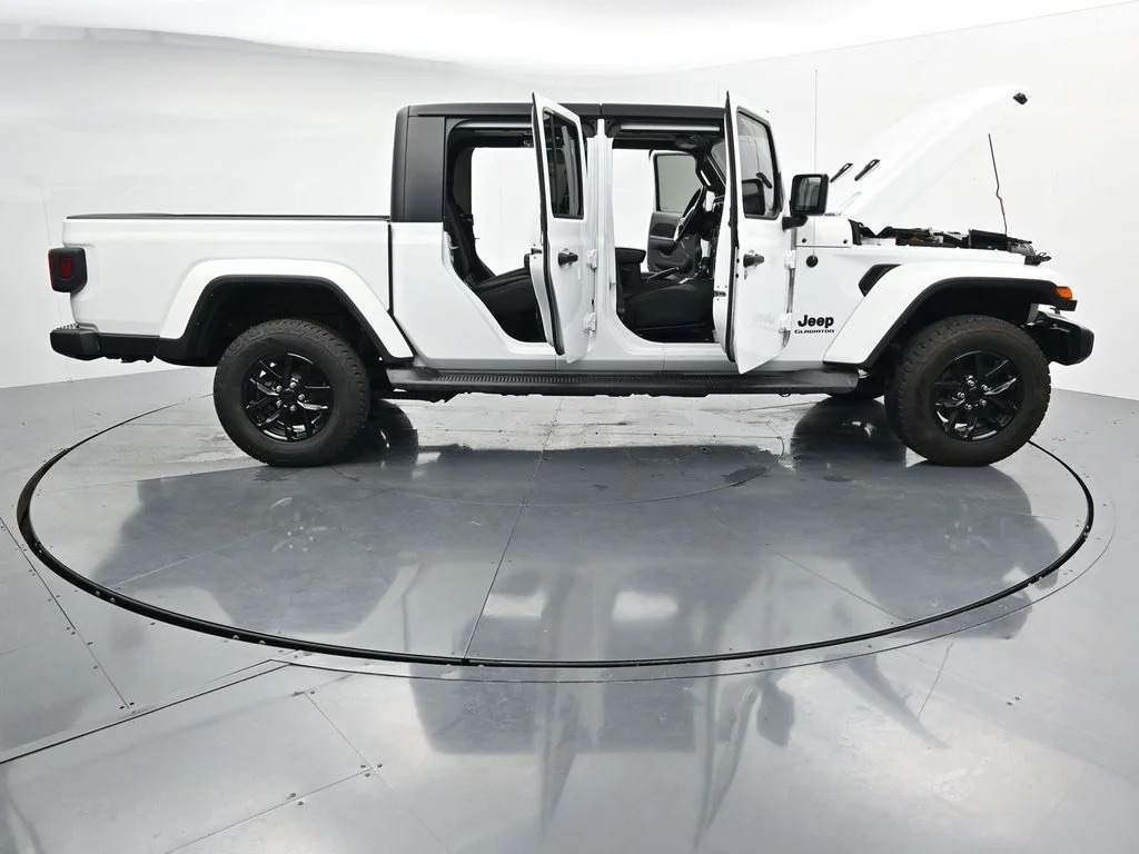 Used 2021 White Jeep Sport image 40