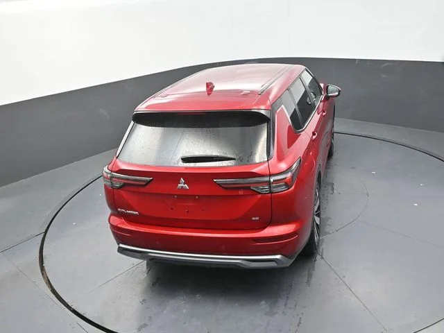 Used 2025  Mitsubishi SE image 29
