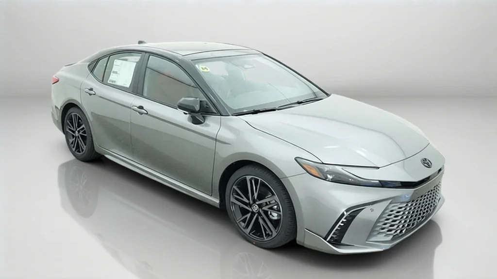 New 2026 Heavy Metal with Midnight Black Metallic roof Toyota XSE image 5