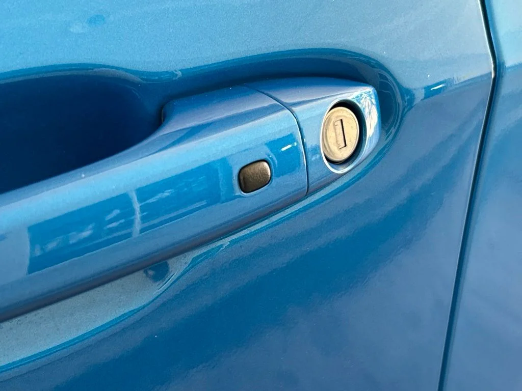 Used 2025 Blue Jeep Latitude image 16