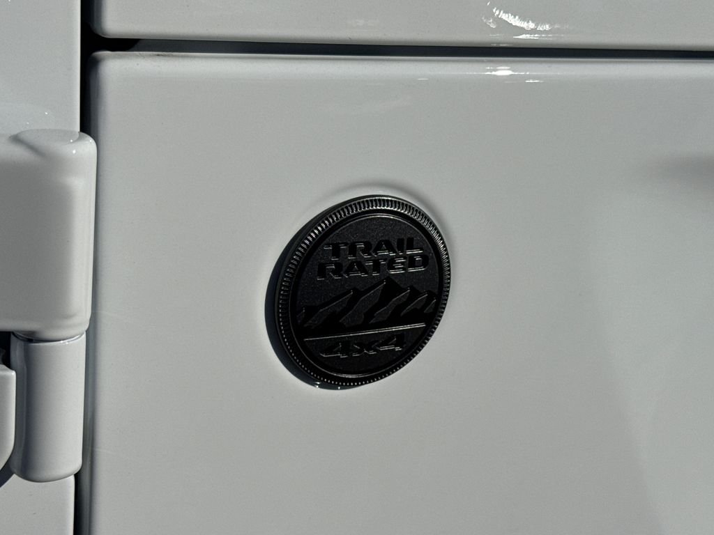 New 2026 Bright White Clear-Coat Exterior Paint Jeep Willys image 7