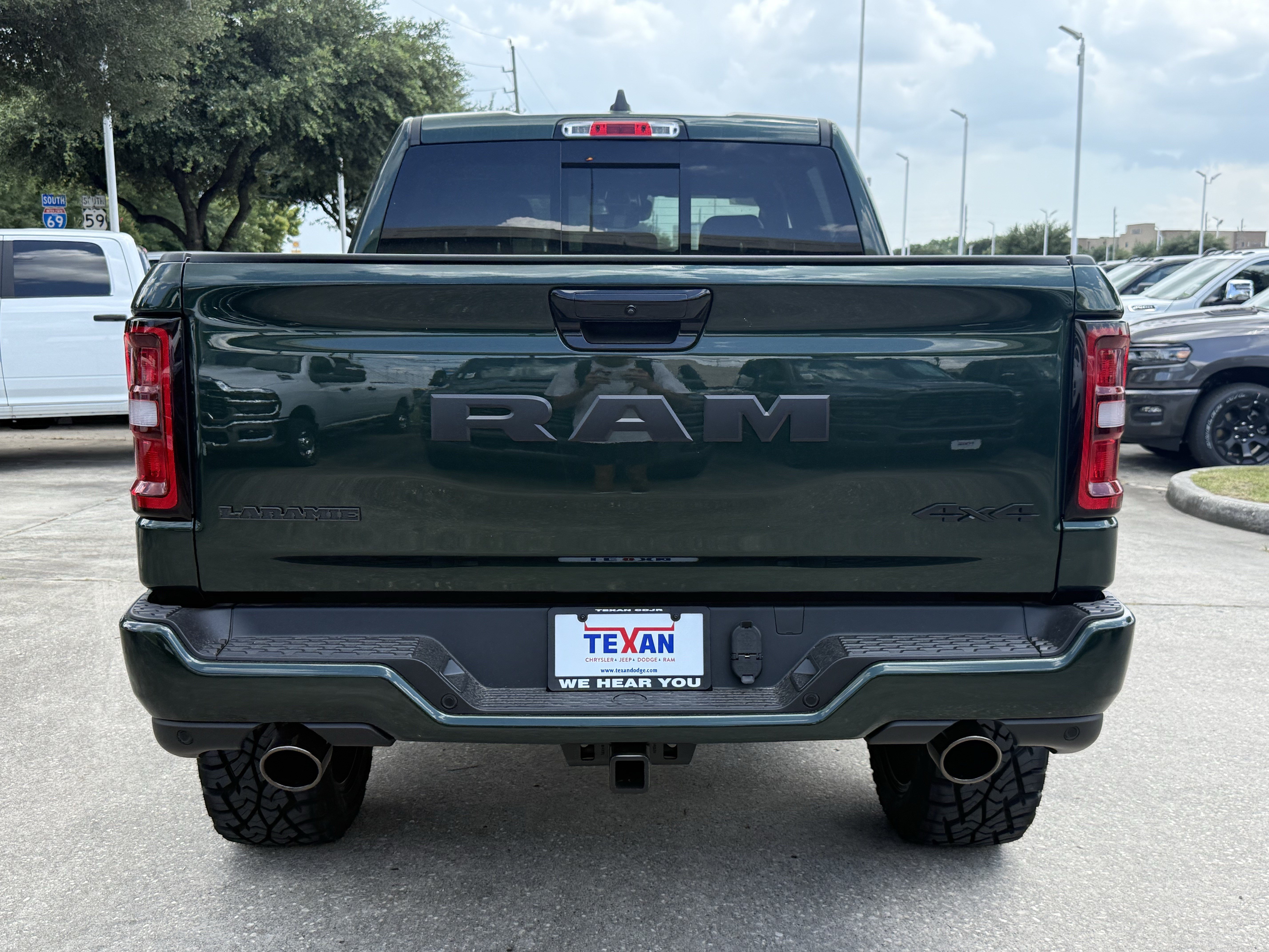 New 2026 Serrano-Green Metallic Exterior Paint RAM Laramie image 5