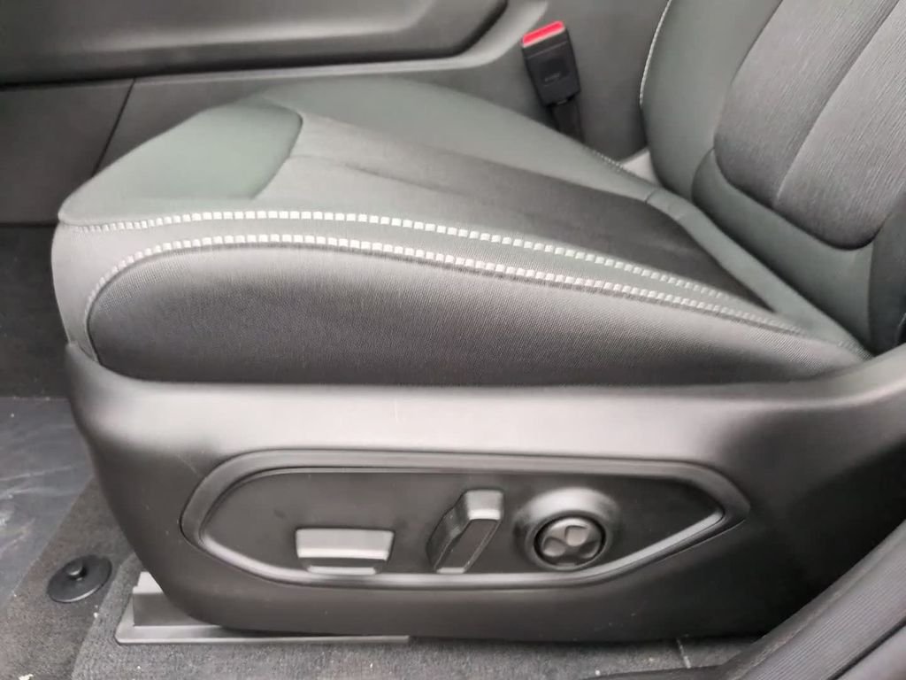 New 2026 Baltic Gray Metallic Clearcoat Jeep Laredo X image 17