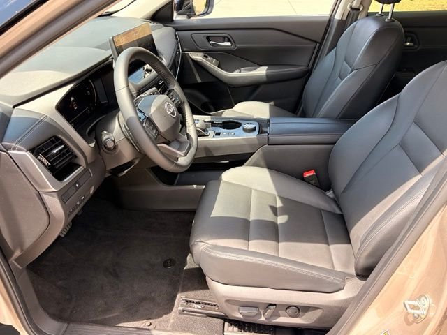 Used 2025 Champagne Silver Metallic Nissan SL image 10