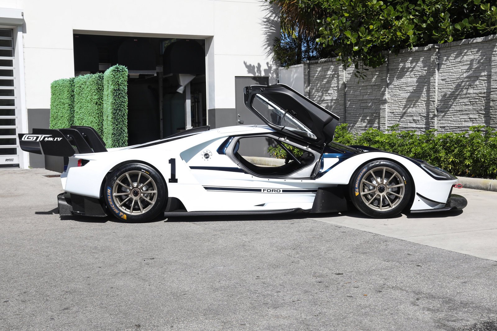 Used 2023 White Ford  image 9