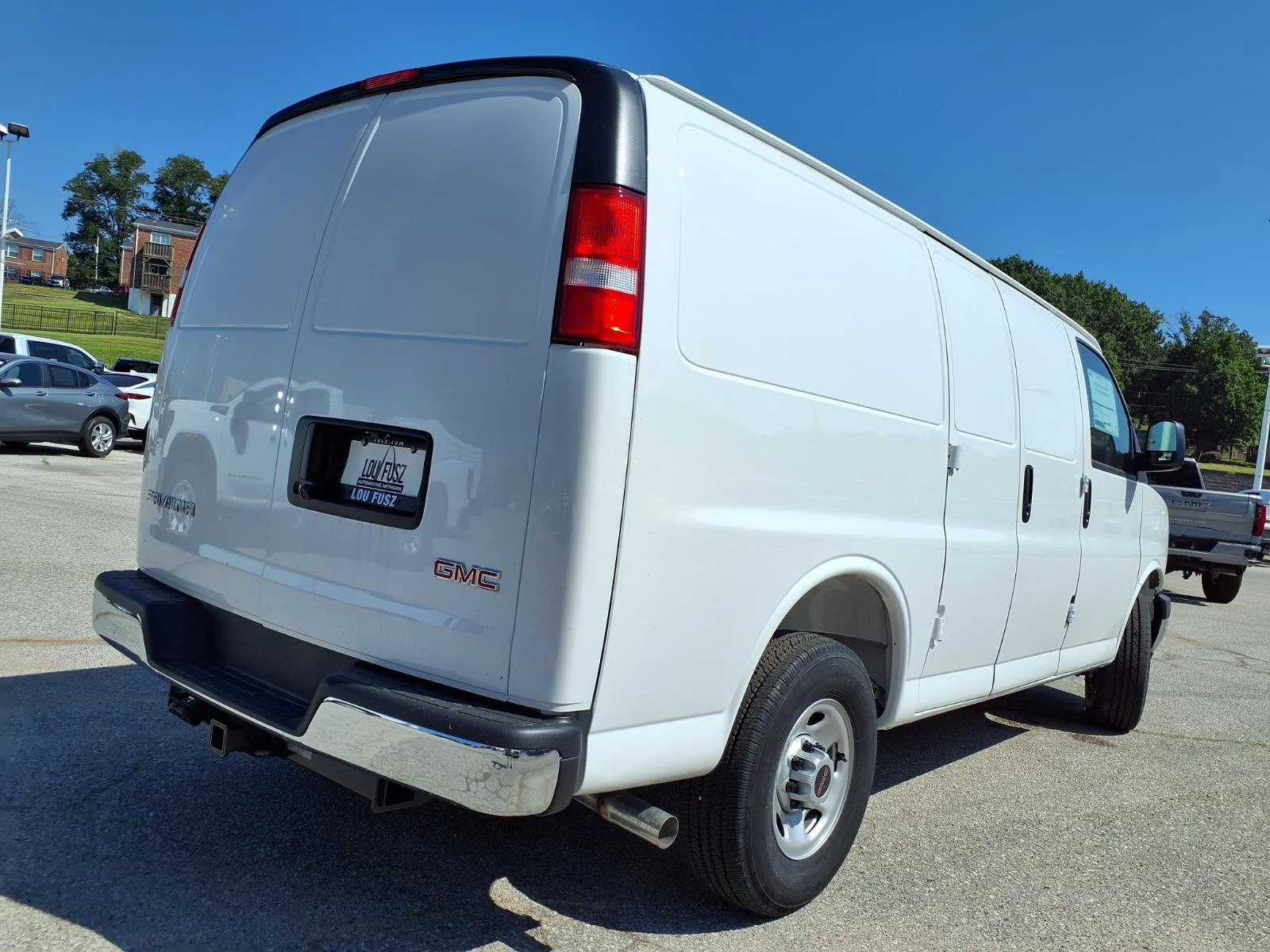 New 2026 Summit White GMC Work Van image 21