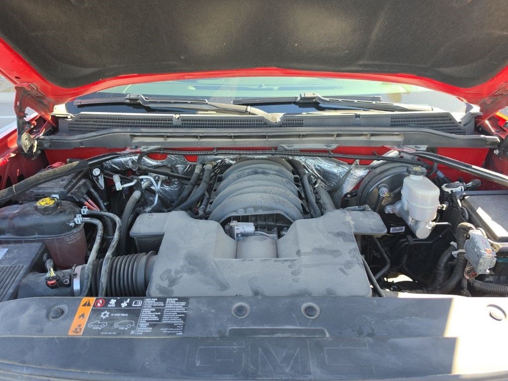 Used 2017 CARDINAL RED GMC SLT image 17