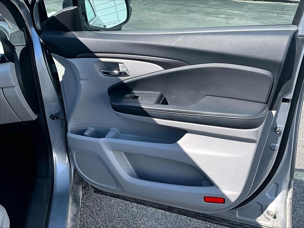 Used 2018 Gray Honda RTL-T image 12