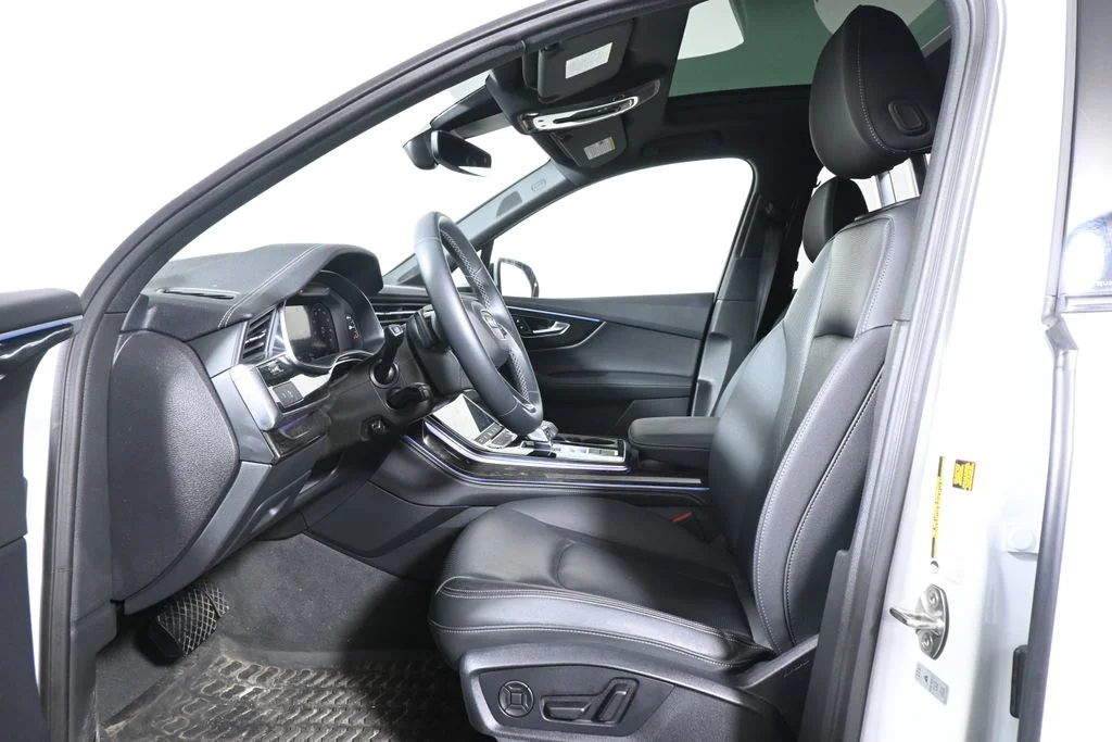 Used 2025 White Audi 45 Premium Plus image 3
