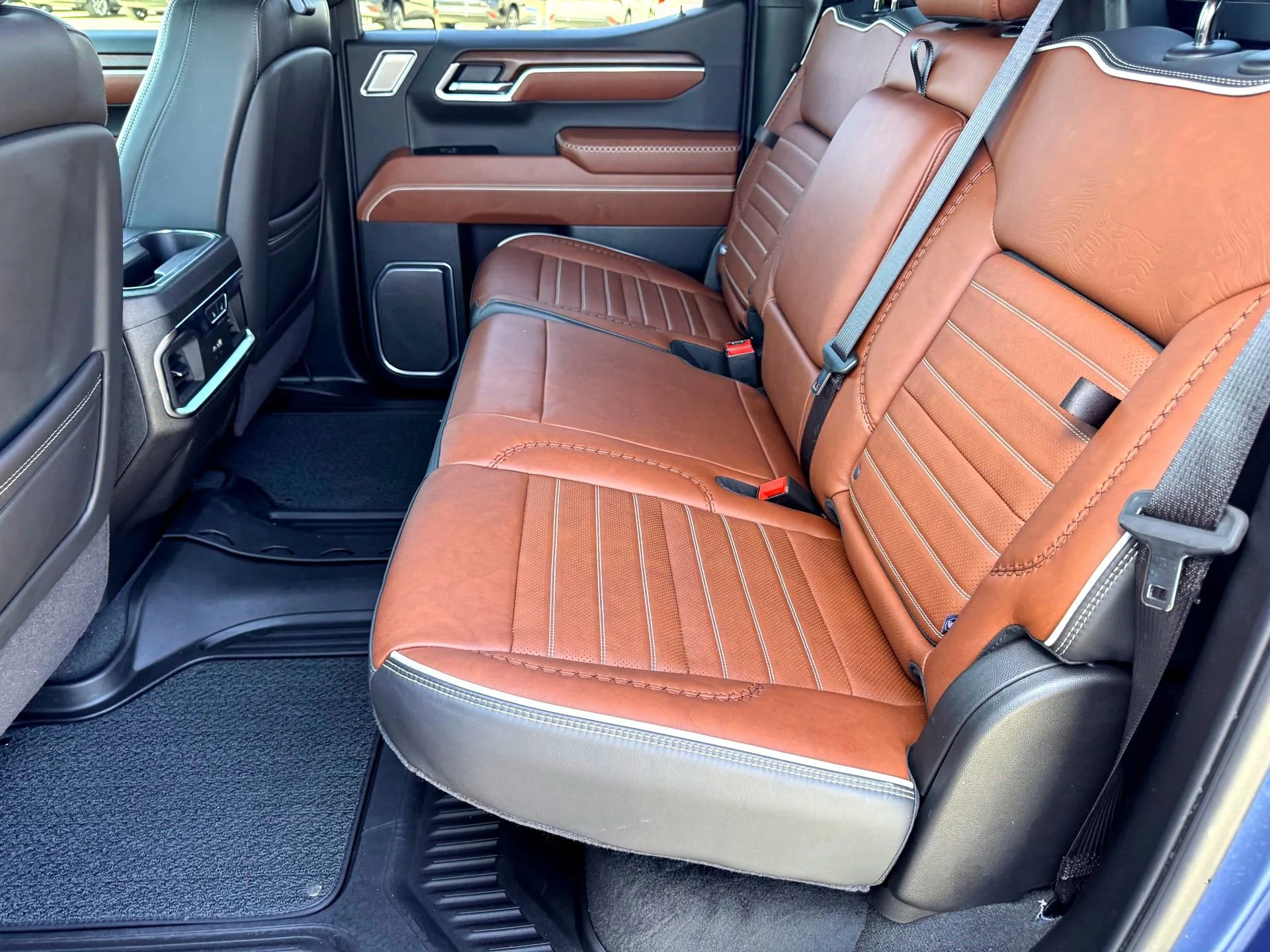 Used 2025 Downpour Metallic GMC Denali Ultimate image 23