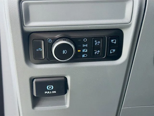 New 2026 Oxford White Ford XLT image 10