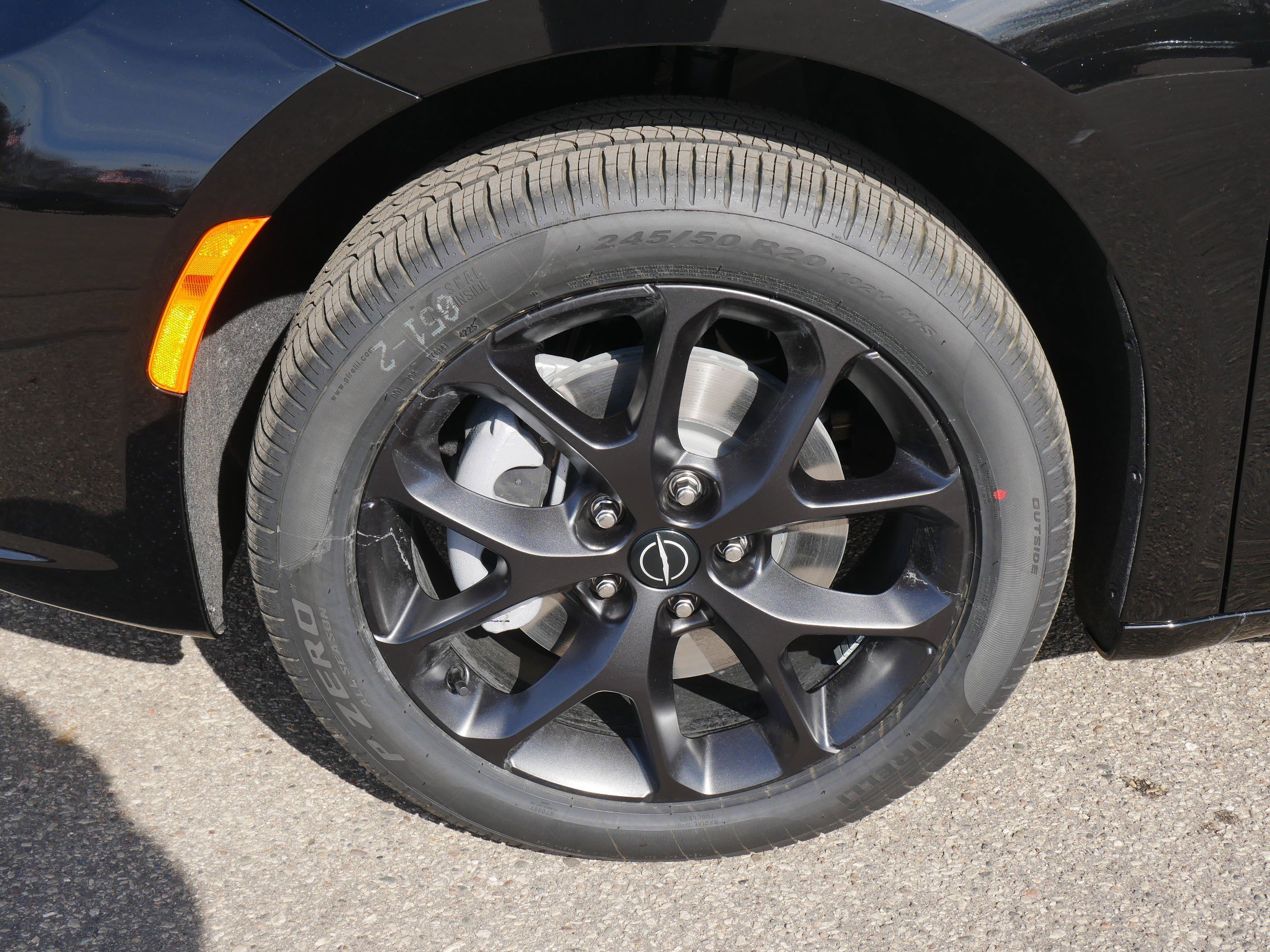 New 2026 Diamond Black Crystal Pearl-Coat Exterior Paint Chrysler Select image 6