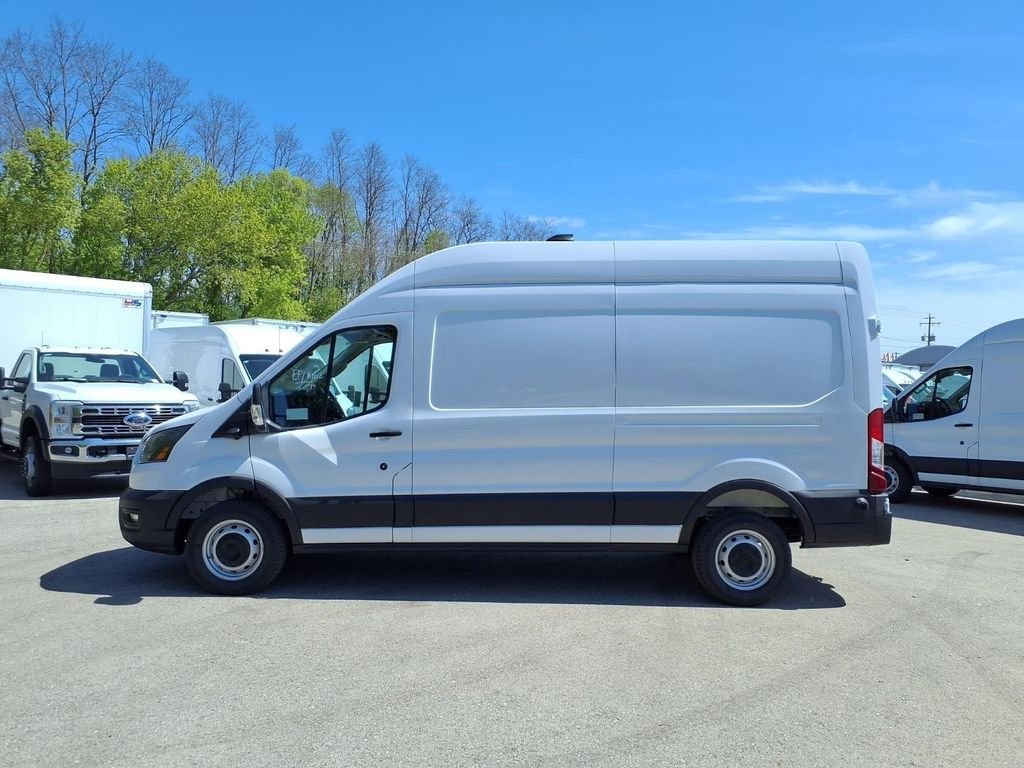 New 2026 Oxford White Ford Cargo Van image 3
