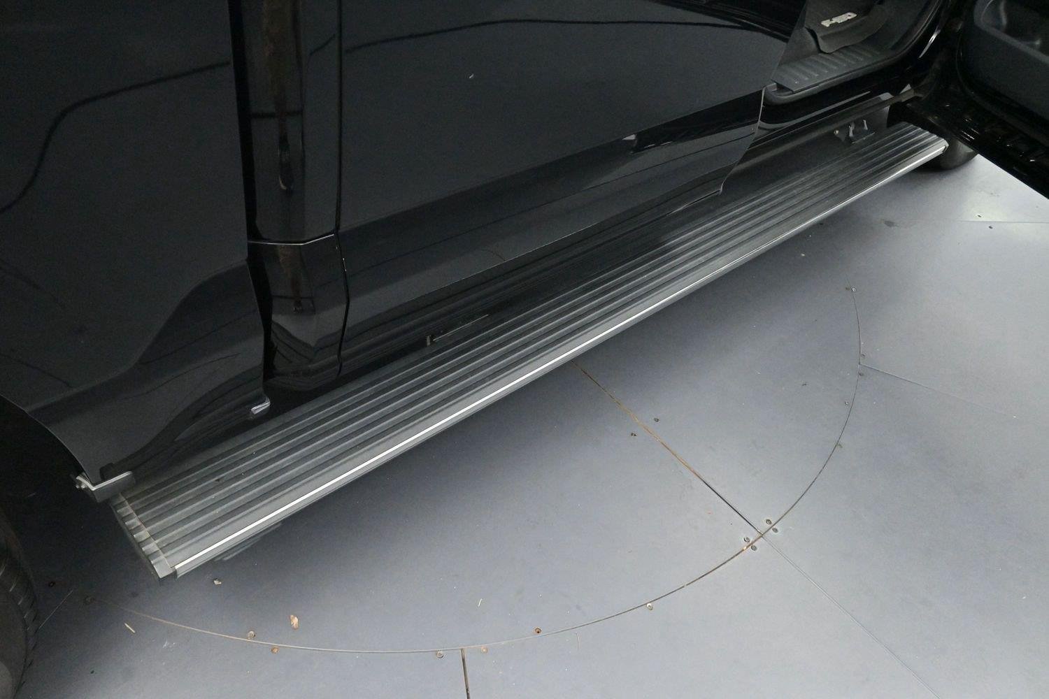 Used 2023 Agate Black Metallic Ford XL image 9