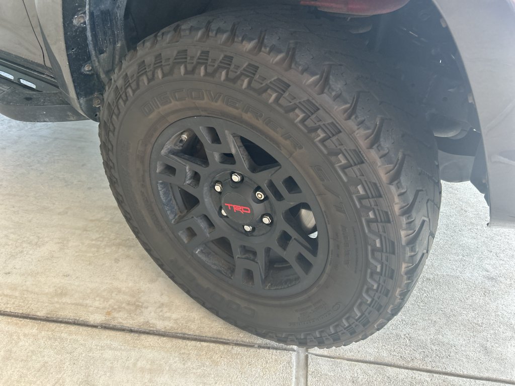 Used 2015 Magnetic Gray Metallic Toyota SR5 image 2
