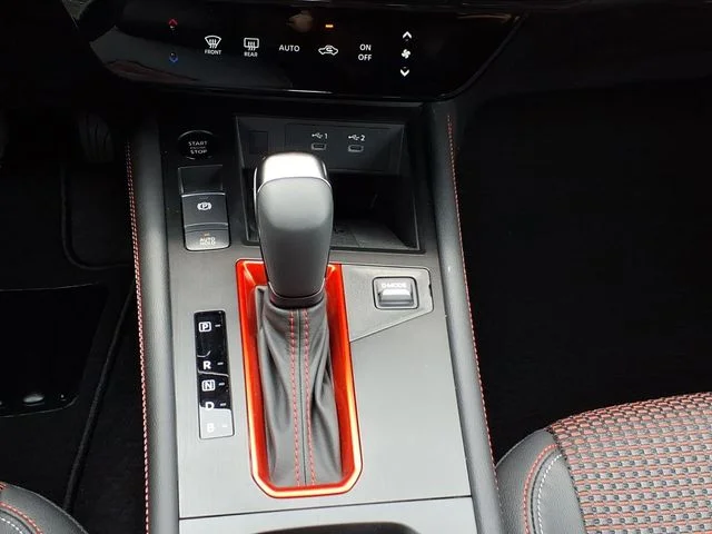 New 2026 Gun Metallic / Scarlet Ember Tintcoat Two-tone Nissan SR image 22