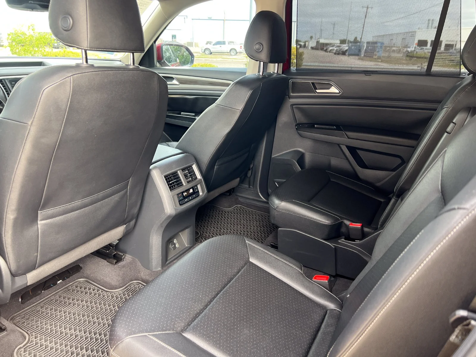 Used 2019 Red Volkswagen 3.6L V6 SE image 18