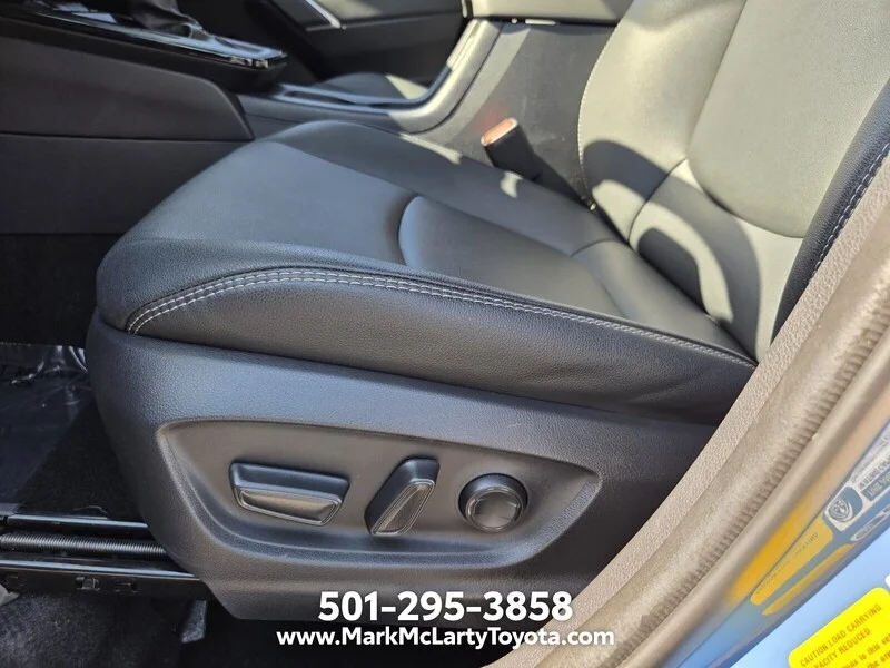Used 2026 Blue TOYOTA XLE 2WD image 10