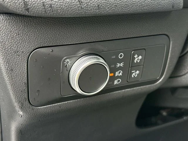 Used 2020 Silver Ford SE image 27