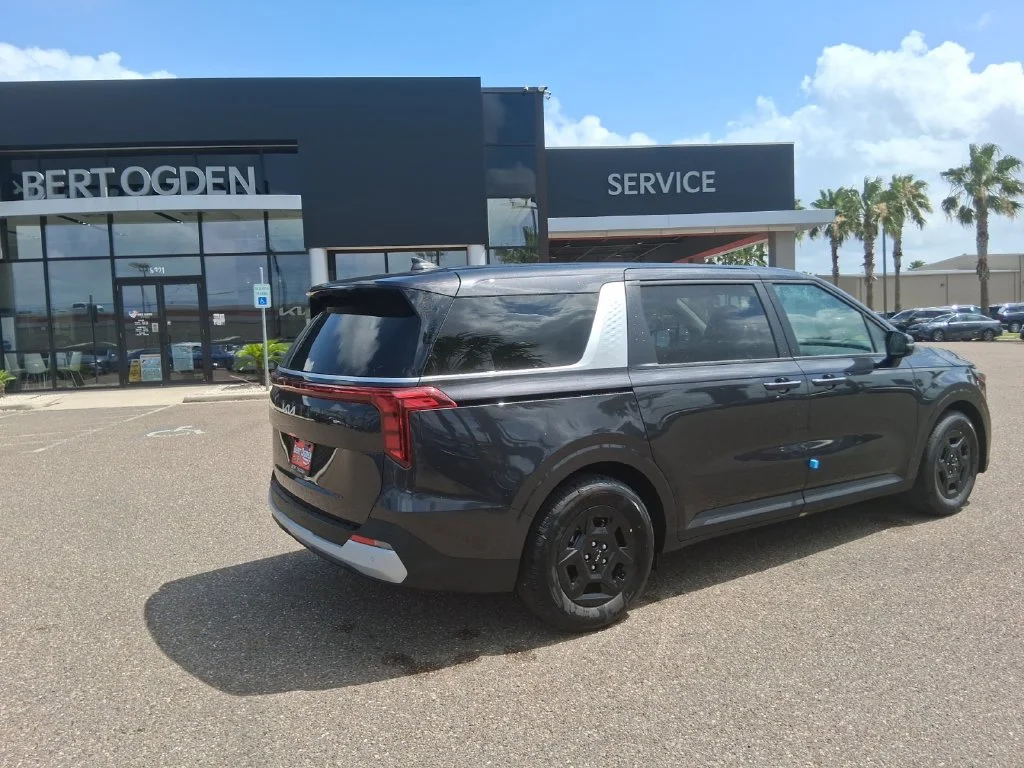 Used 2026  Kia LXS image 4
