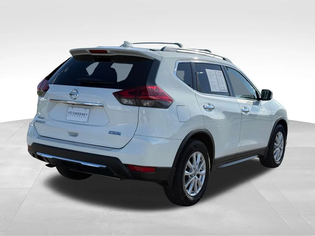 Used 2019 White Nissan S image 29