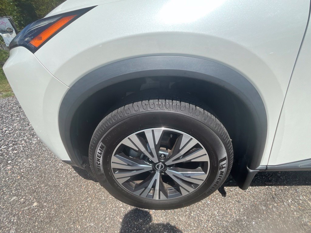 Used 2023 White Nissan SV image 49