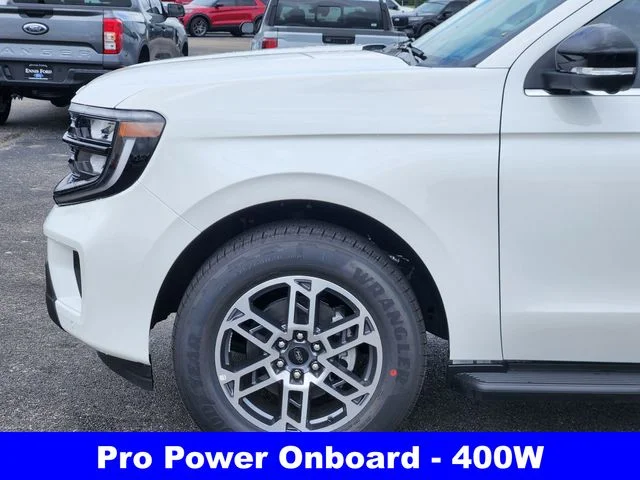 New 2026 Star White Metallic Tri-Coat Ford MAX Active image 9
