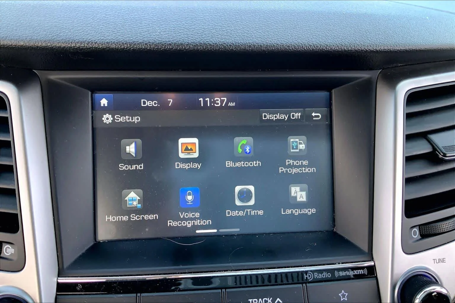 Used 2018 Coliseum Gray Hyundai SEL image 34