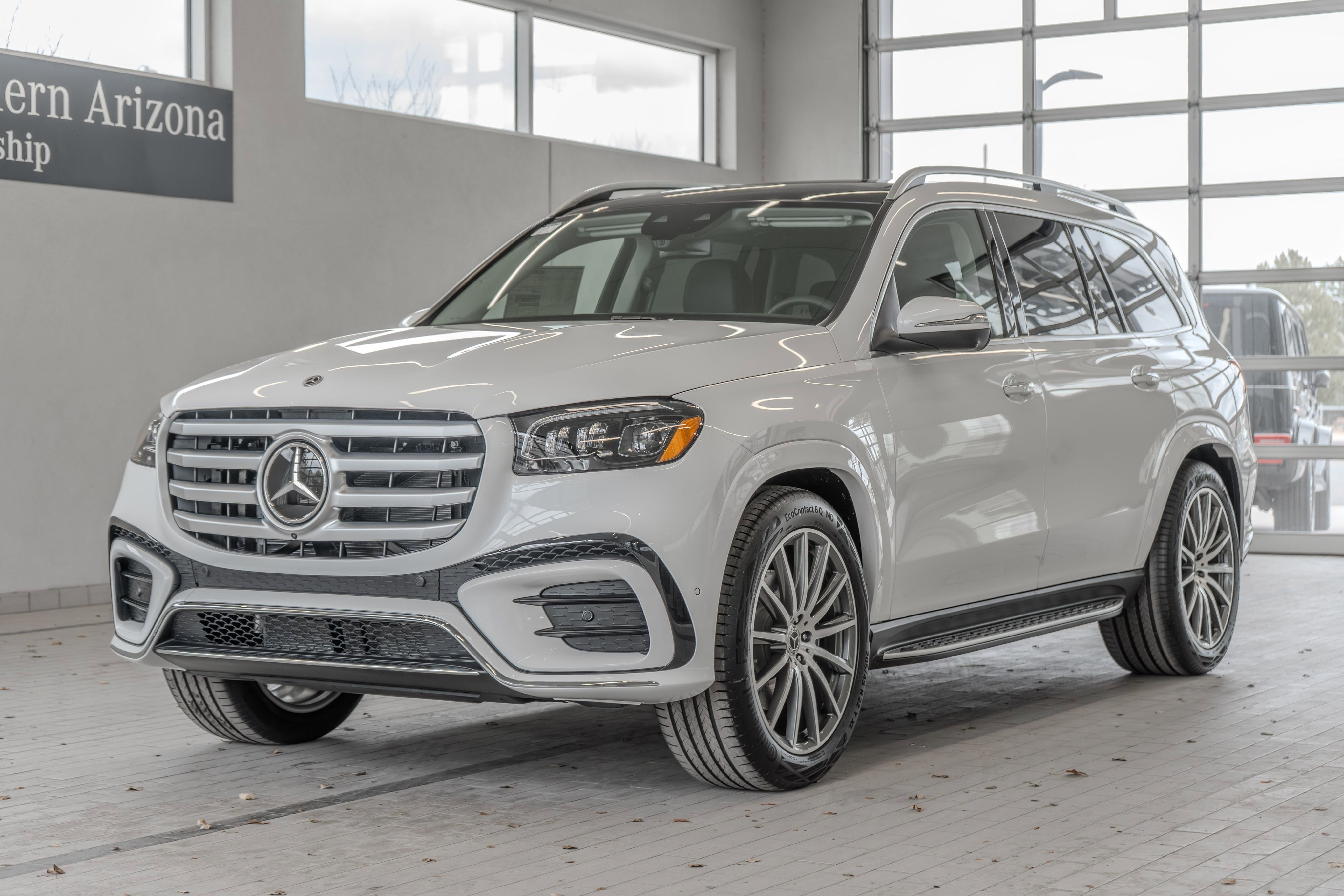 New 2026 MANUFAKTUR Moonlight White Metallic Mercedes-Benz GLS 450 image 61