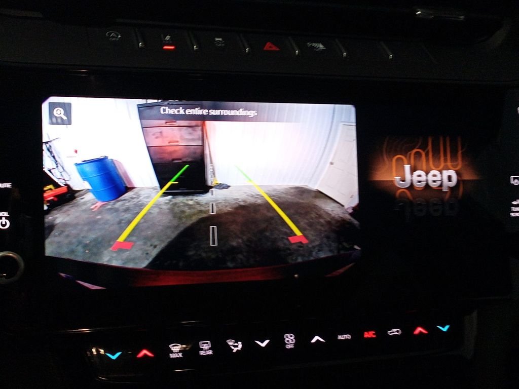 New 2026 Velvet Red Pearl-Coat Exterior Paint Jeep Altitude image 22