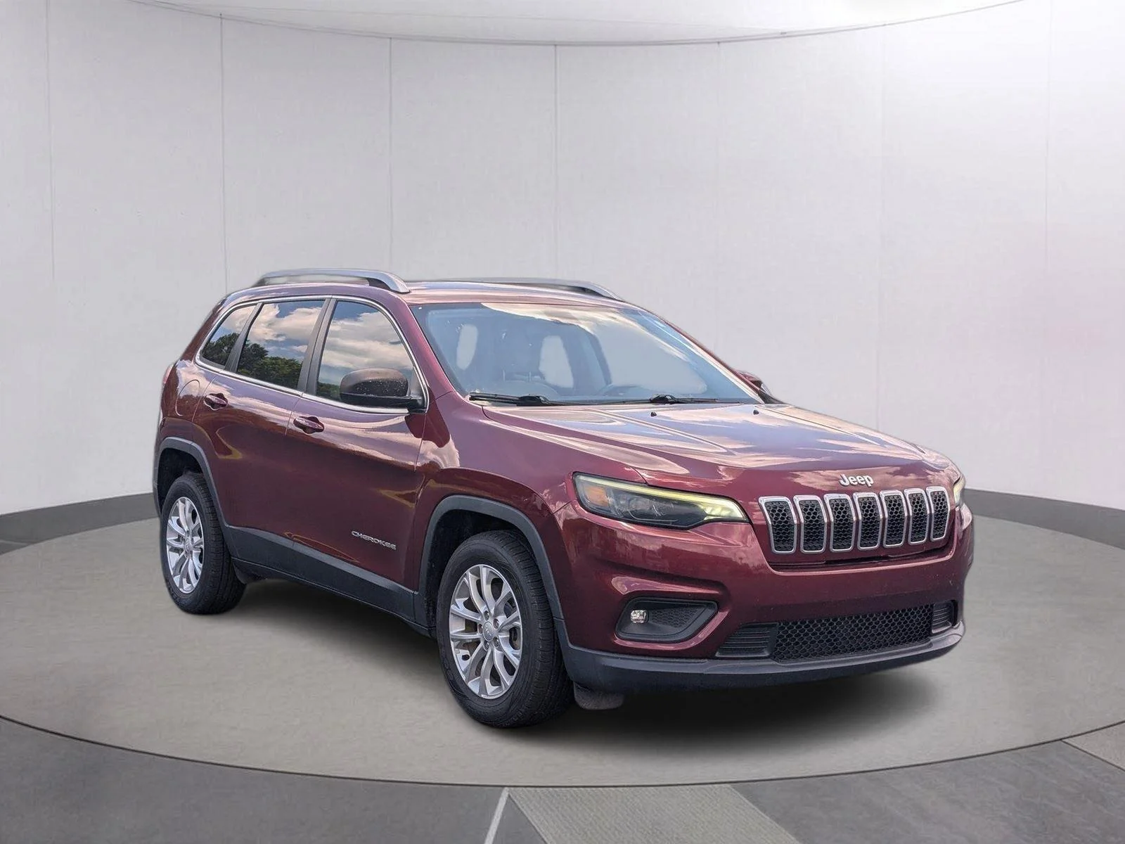 Used 2019 Velvet Red Pearlcoat Jeep Latitude image 7