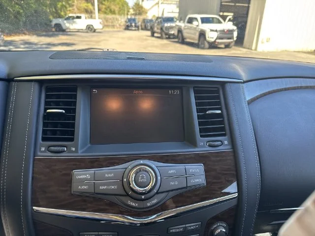 Used 2018 White Nissan SL image 24