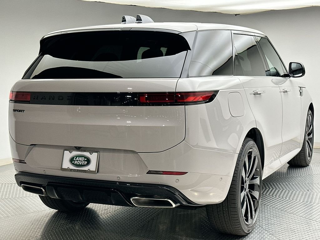 New 2026 Borasco Grey Metallic Land Rover Dynamic SE image 3