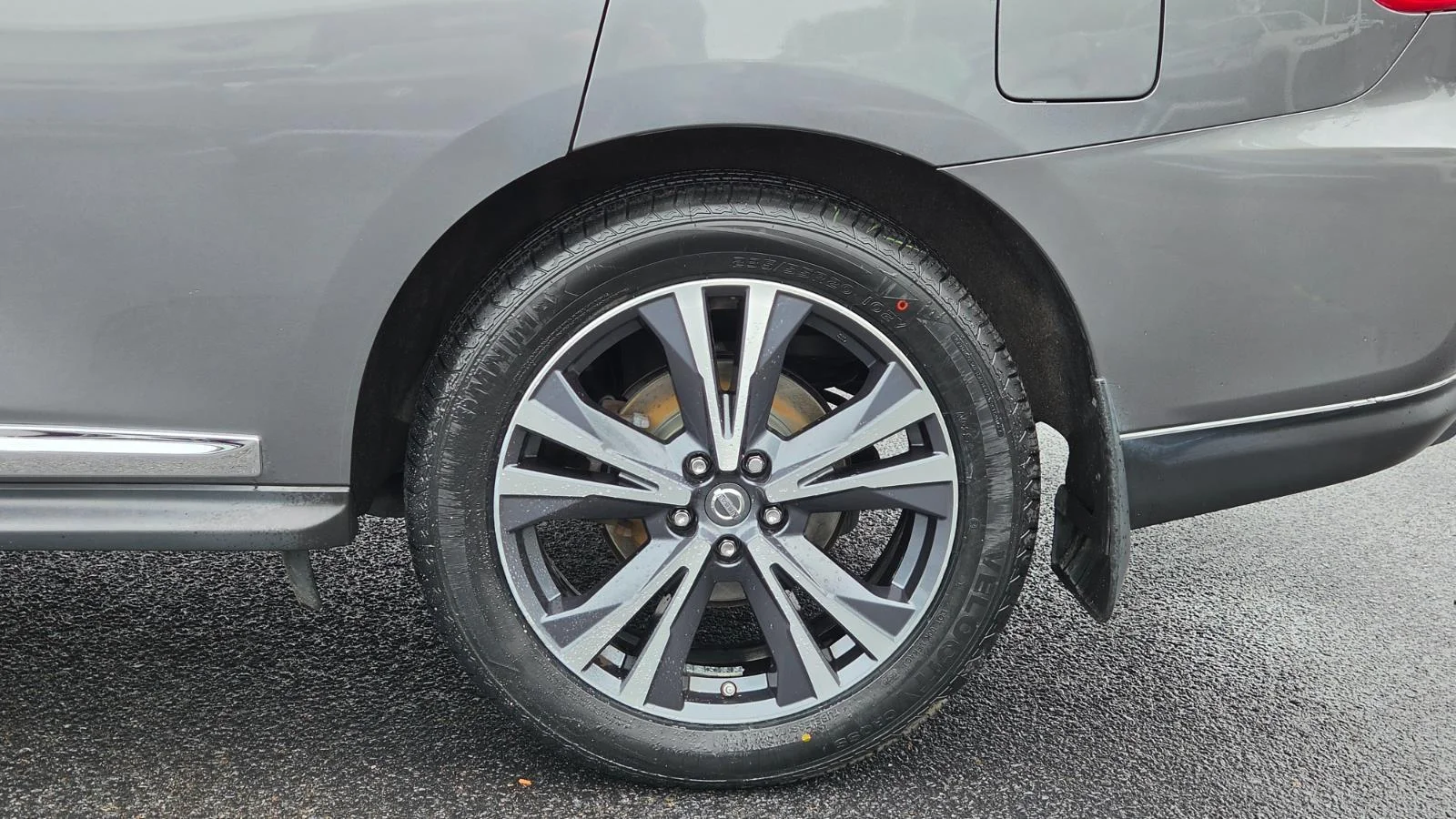 Used 2018 Gun Metallic Nissan Platinum image 16