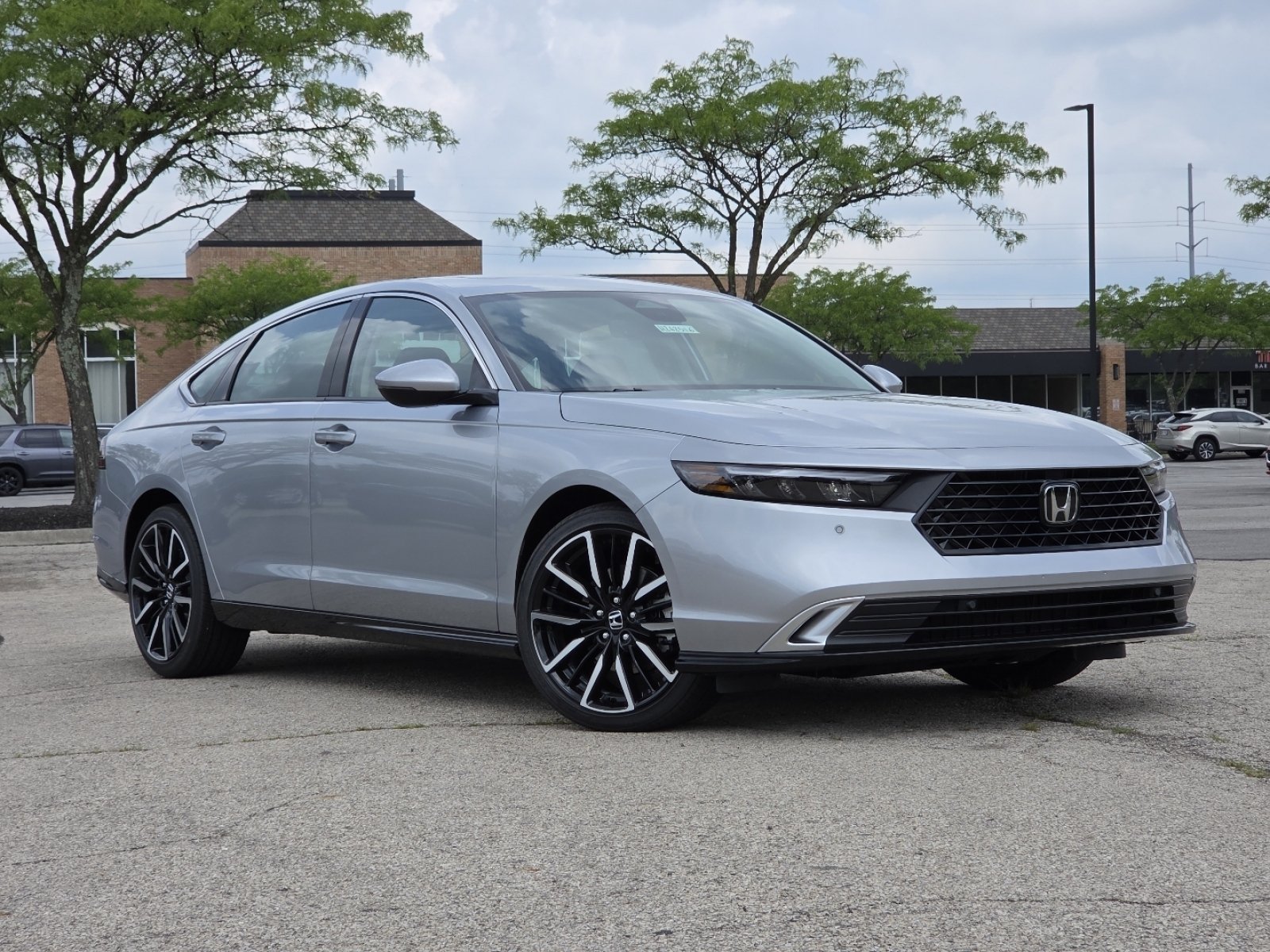 New 2026 Solar Silver Metallic Honda Touring image 2