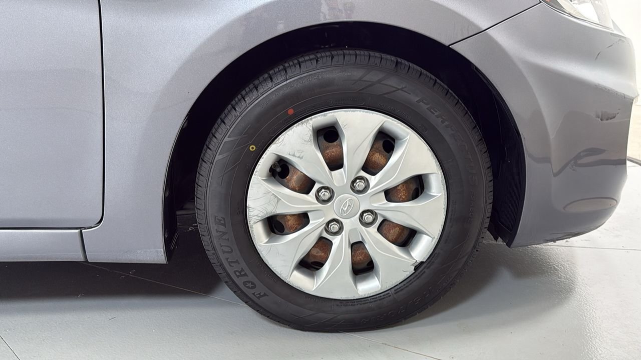 Used 2017 Gray Hyundai SE image 21