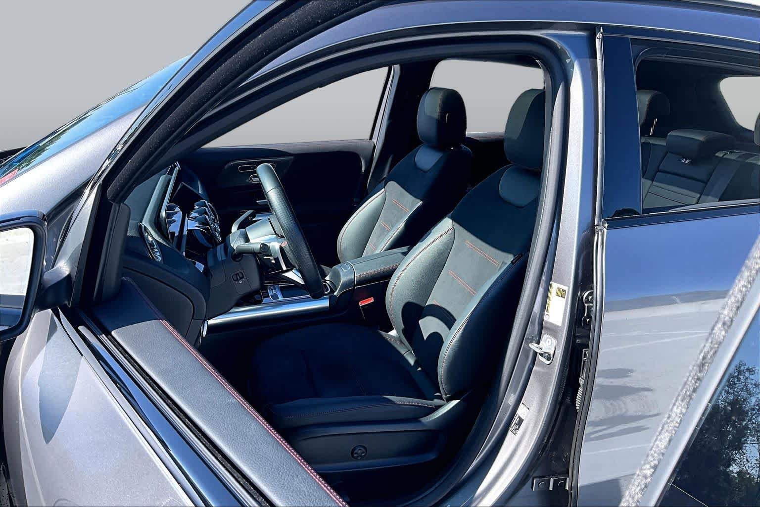 Used 2026 Mountain Grey Metallic Mercedes-Benz GLA 250 image 8