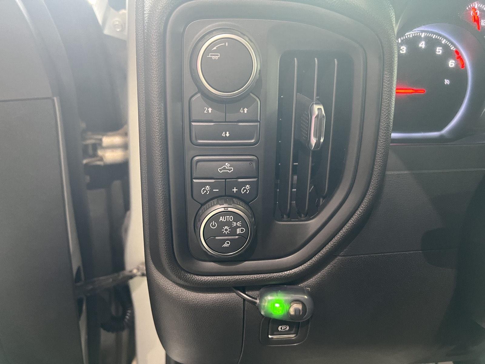 Used 2021 Silver Ice Metallic Chevrolet Custom image 11