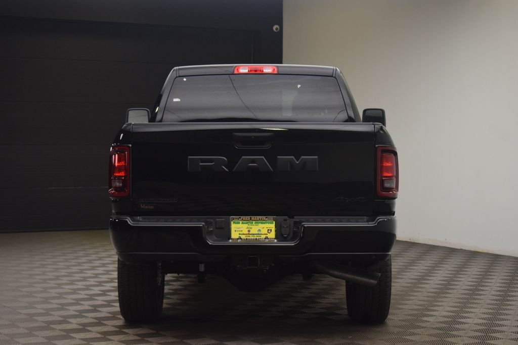 New 2026 Diamond Black Crystal Pearl-Coat Exterior Paint RAM Big Horn image 11