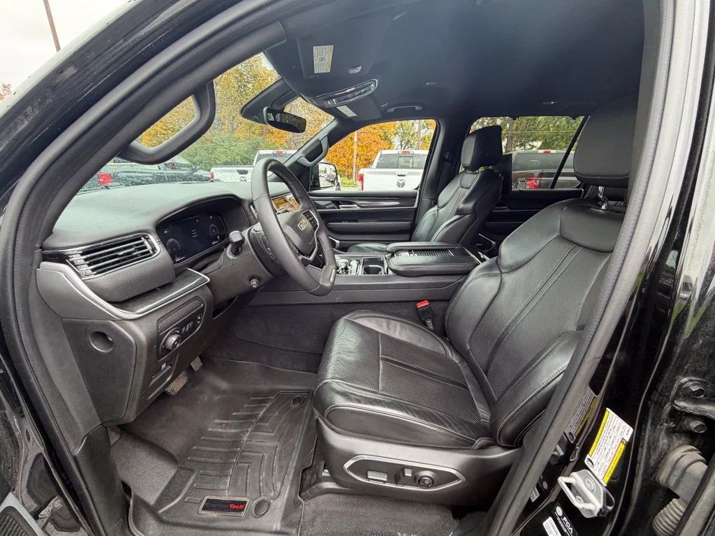 Used 2022 Diamond Black Cry Jeep Series I image 10