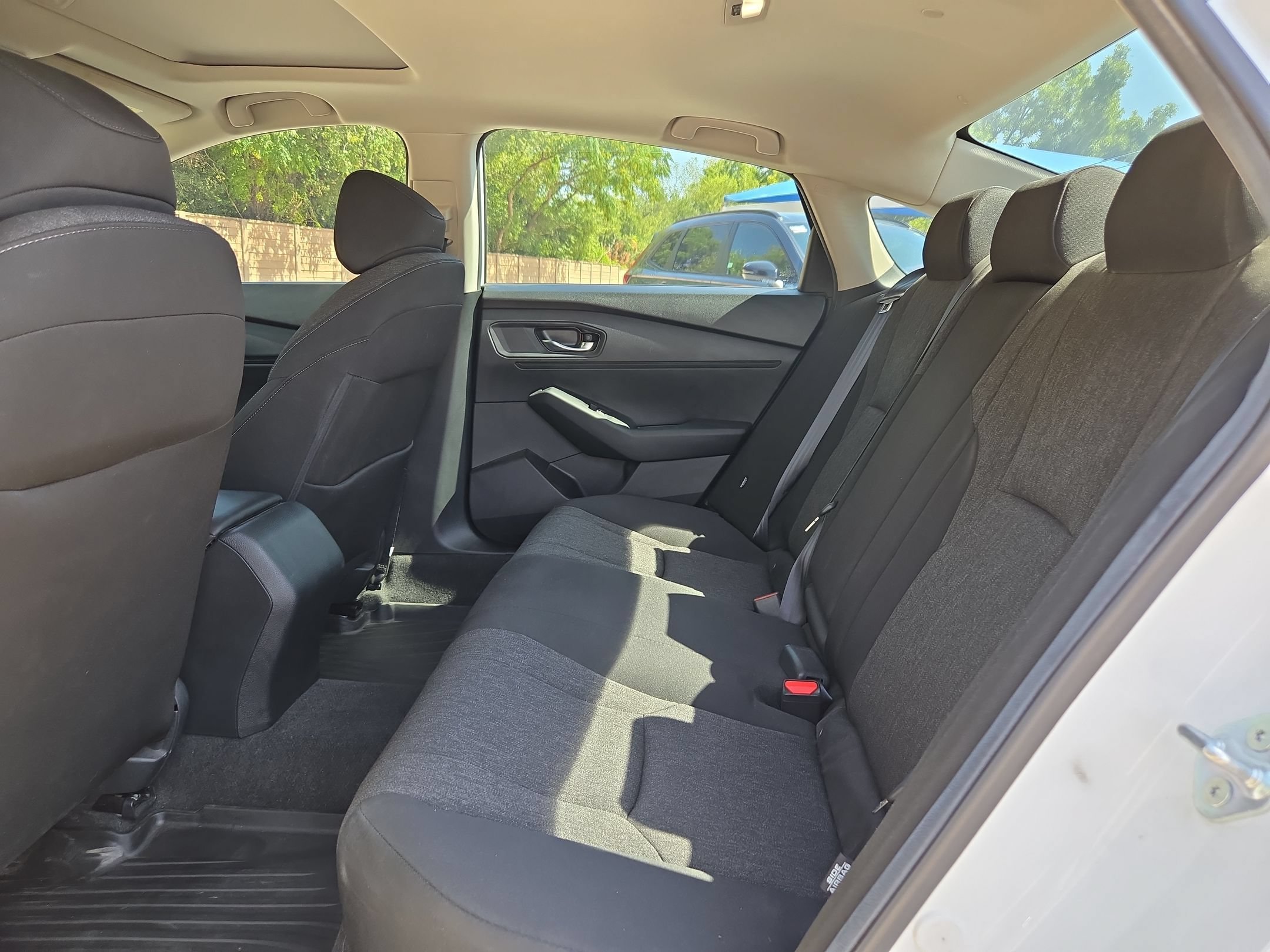 Used 2024 Platinum White Pearl Honda EX image 13
