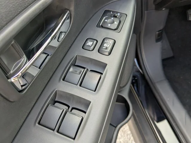 New 2027 Black Mitsubishi ES image 19