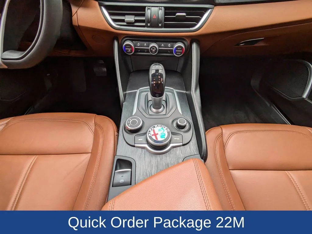 Used 2019 Montecarlo Blue Metallic Alfa Romeo Base image 23