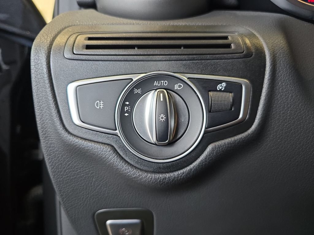 Certified Used 2022 Gray Mercedes-Benz GLC 300 image 30